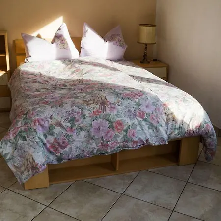 Zum Ehranger Wald 2a טרייר