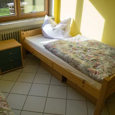 Zum Ehranger Wald 2a טרייר