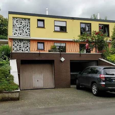 Zum Ehranger Wald 2a * טרייר