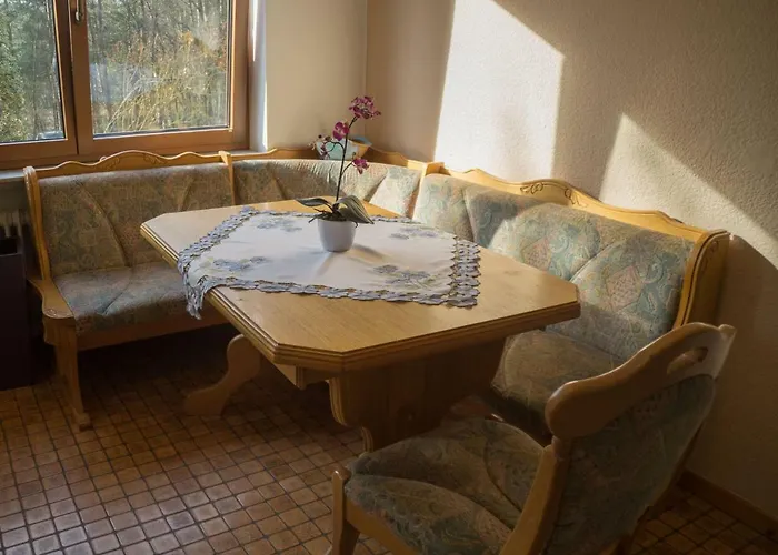 Zum Ehranger Wald 2a *